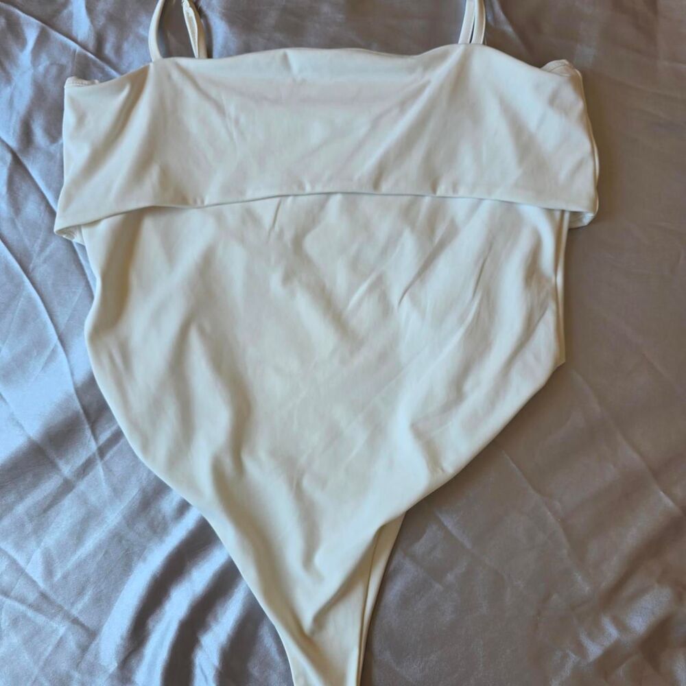 Forever-21 Women's White and Cream Bodysuit